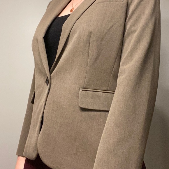 Ann Taylor Petite Blazer - Picture 3 of 7